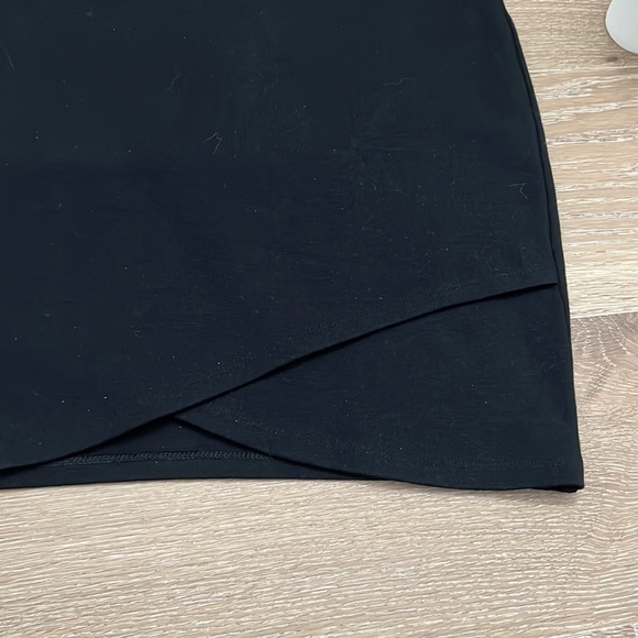 Aritzia Sunday Best Primrose Skirt - Picture 2 of 9